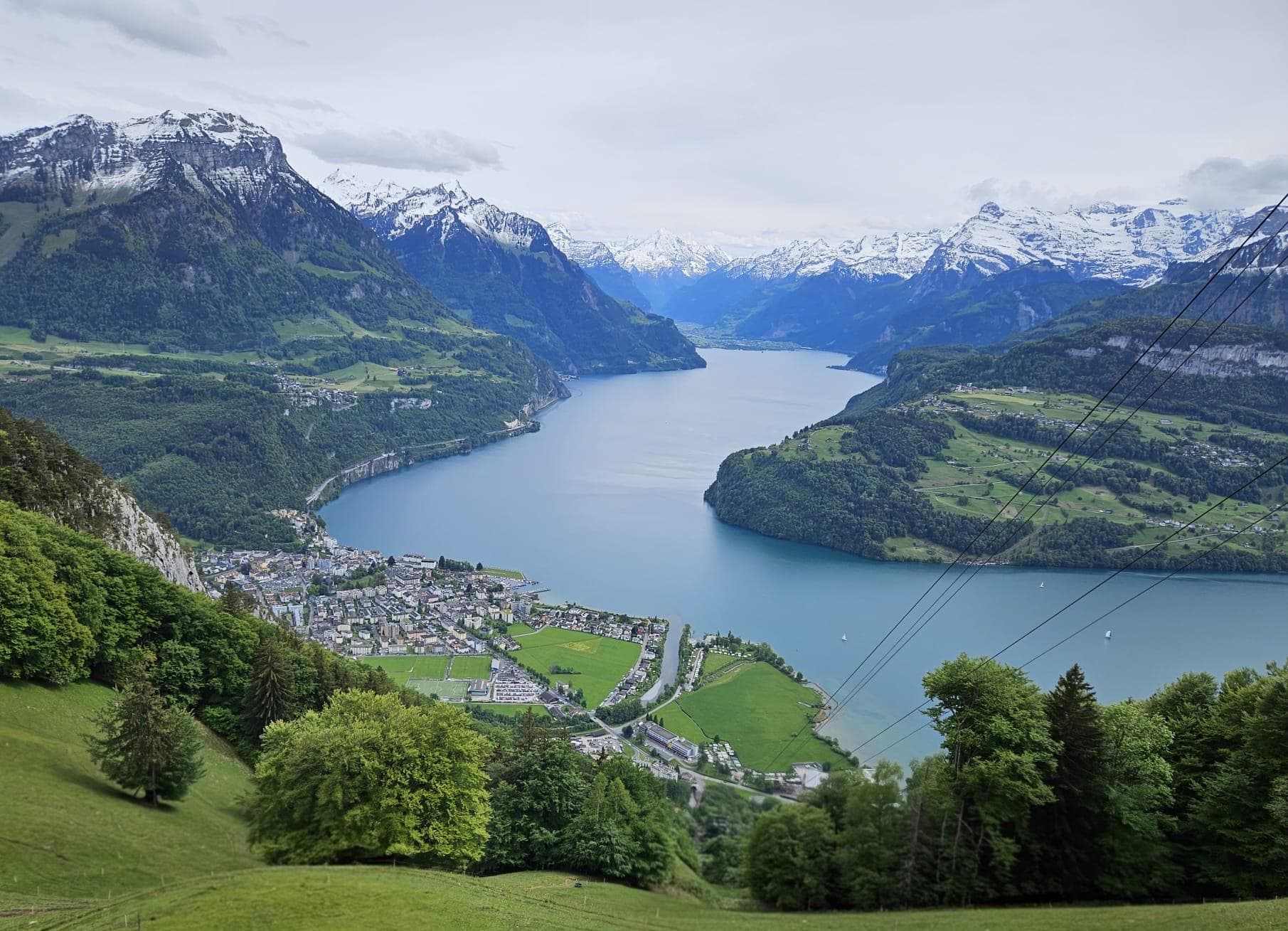 Stockflue with Dog: T5 Scrambling Above Lake Lucerne